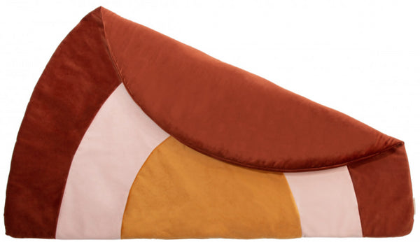 TAPETE ARCO-ÍRIS DE VELUDO