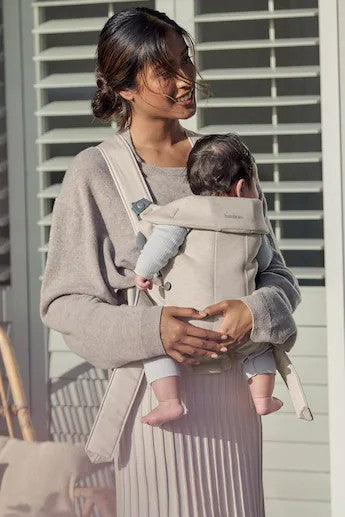 BABYBJORN BABY CARRIER MINI FRONTAL