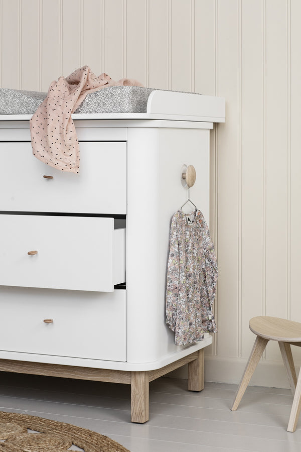 OLIVER FURNITURE CÓMODA WOOD 6 GAVETAS COM TROCADOR GRANDE