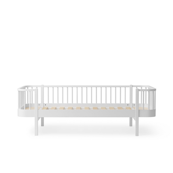 OLIVER FURNITURE DAY WOOD BED