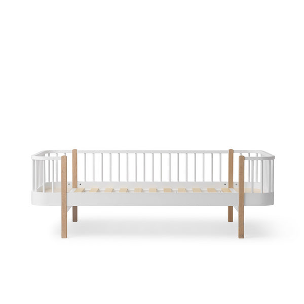 OLIVER FURNITURE CAMA DAY WOOD