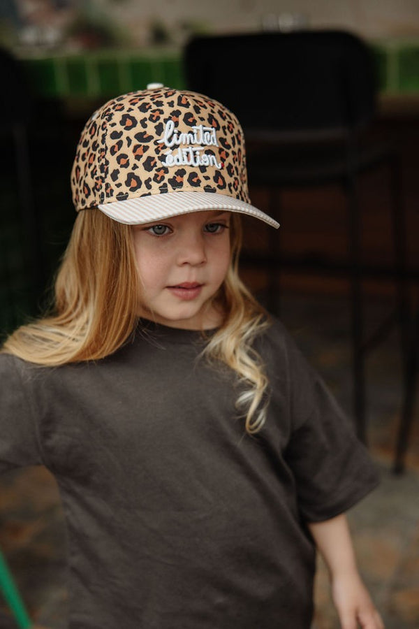 BONÉ +6 ANOS HELLO HOSSY