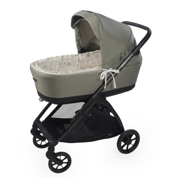 Complete cover for bassinet.