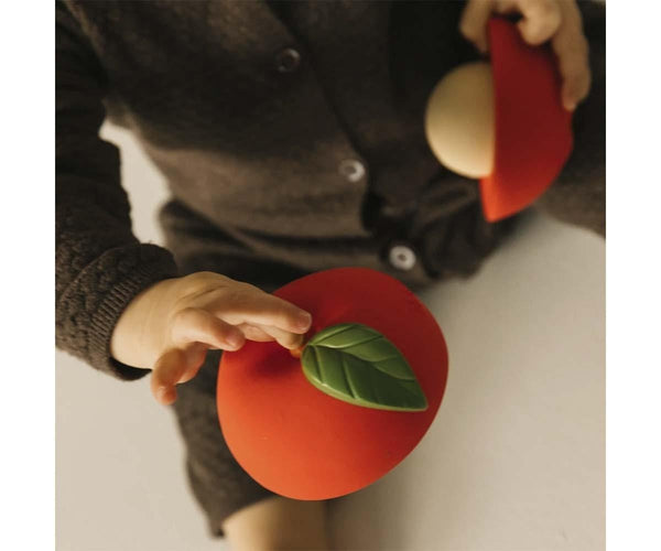 BRINQUEDO DE EMPILHAR COM BOLA CHOCALHO