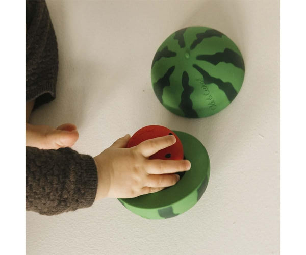 BRINQUEDO DE EMPILHAR COM BOLA CHOCALHO