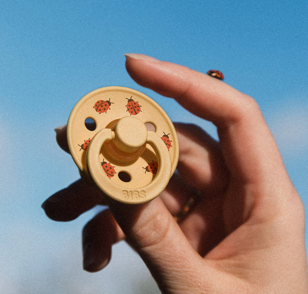 2 CHUPETAS BIBS 0-6 MESES