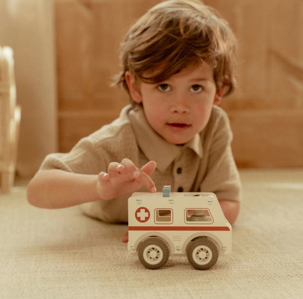 AMBULÂNCIA COM CONDUTOR