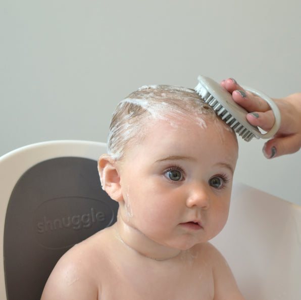 ESCOVA PARA CROSTA LÁTEA SHNUGGLE