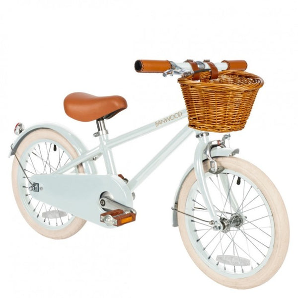 BICICLETA COM PEDAIS