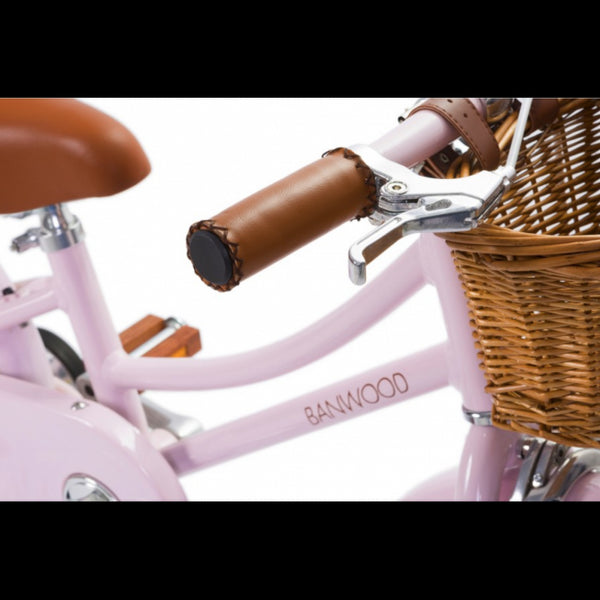 BICICLETA COM PEDAIS