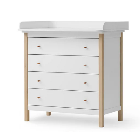 OLIVER FURNITURE CÓMODA WOOD 4 GAVETAS COM TROCADOR