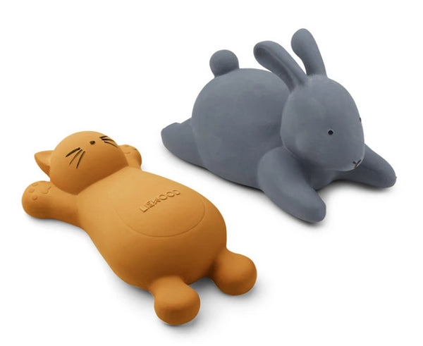 2 brinquedos de banho gato mostarda e coelho azul