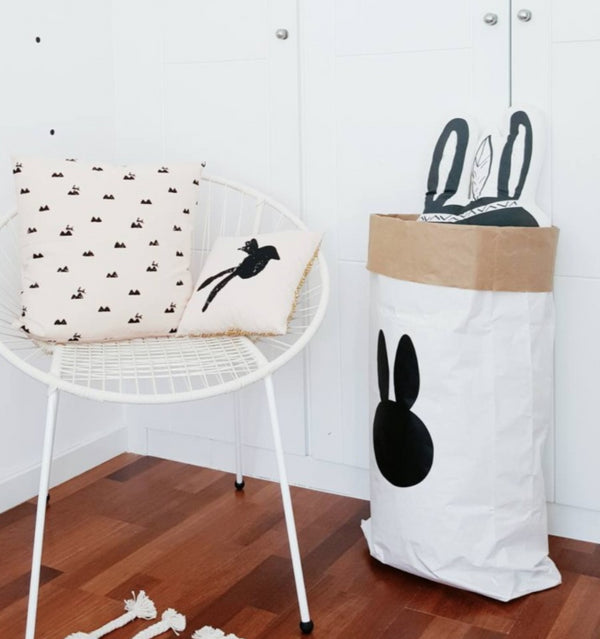 saco de papel coelho preto