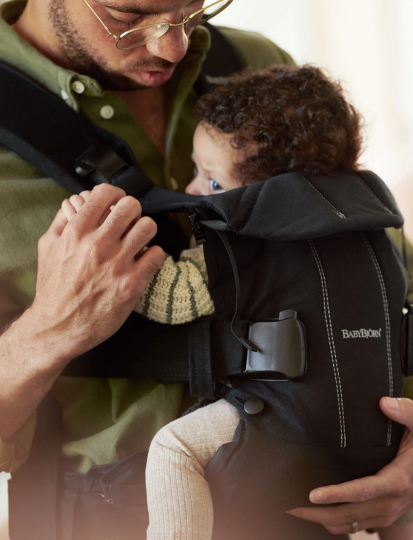 Babyjorn baby carrier one frontal e traseiro black, cotton mix