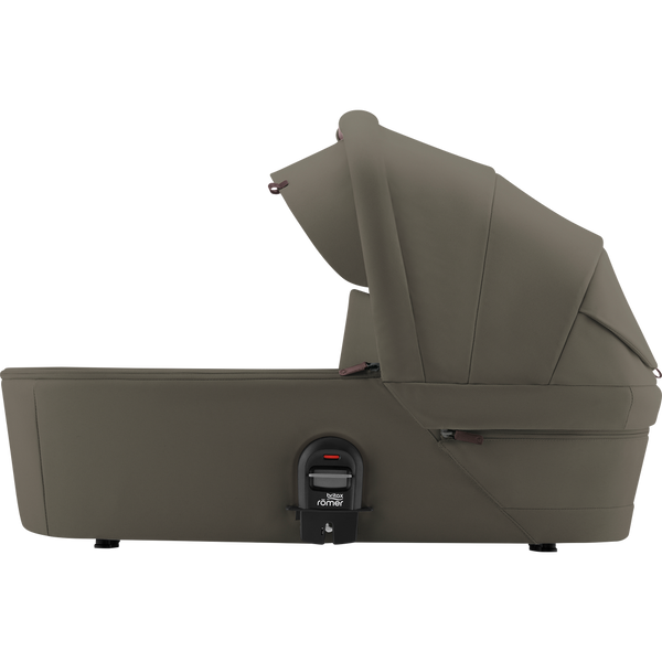 Alcofa BRITAX RÖMER SMILE 5Z compatível com o carrinho Smile 5Z, com colchão confortável, ventilação integrada e capota extra larga com proteção solar UPF 50+ para bebés desde o nascimento até aos 9 kg.