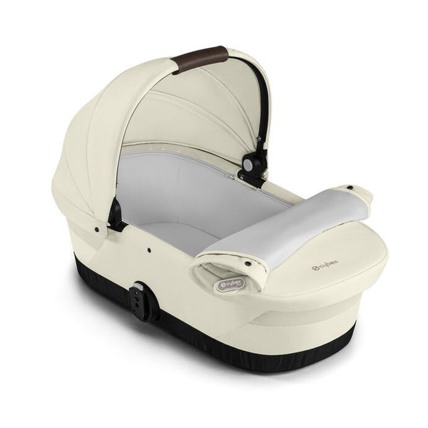 Alcofa CYBEX GAZELLE S compatível com os carrinhos Gazelle S e e-Gazelle S, com colchão em espuma macia, interior espaçoso, pega de transporte e capota solar XXL com proteção UPF 50+ para bebés desde o nascimento até aos 9 kg. Seashell Beige