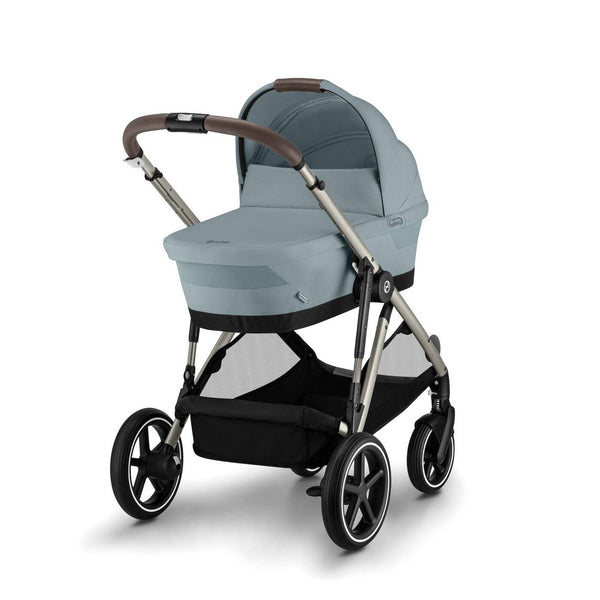 Alcofa CYBEX GAZELLE S compatível com os carrinhos Gazelle S e e-Gazelle S, com colchão em espuma macia, interior espaçoso, pega de transporte e capota solar XXL com proteção UPF 50+ para bebés desde o nascimento até aos 9 kg. Stormy Blue