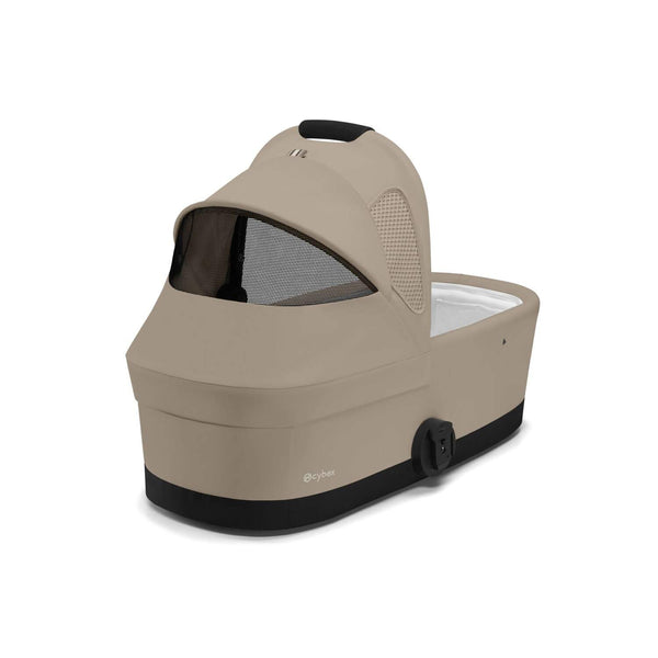 Alcofa CYBEX S compatível com os carrinhos Eezy S, Balios S Lux, Talos S Lux e Avi Spin, com colchão em espuma macia, capota extensível com proteção UPF 50+, ventilação integrada e pega de transporte para bebés desde o nascimento até aos 9 kg. Almond Beige