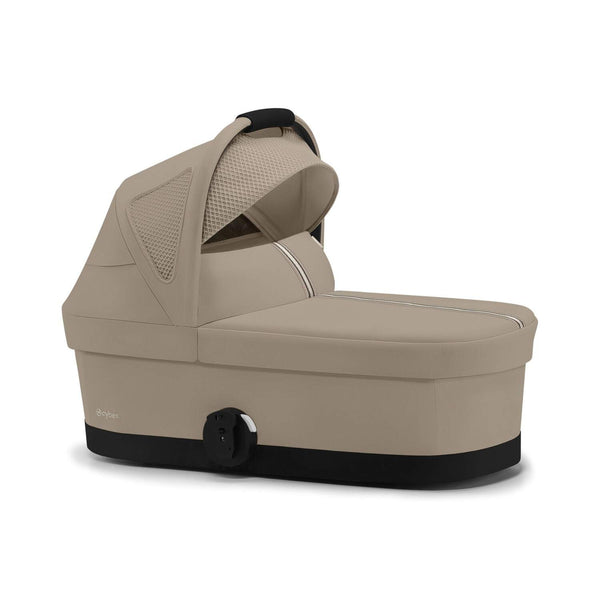 Alcofa CYBEX S compatível com os carrinhos Eezy S, Balios S Lux, Talos S Lux e Avi Spin, com colchão em espuma macia, capota extensível com proteção UPF 50+, ventilação integrada e pega de transporte para bebés desde o nascimento até aos 9 kg. Almond Beige