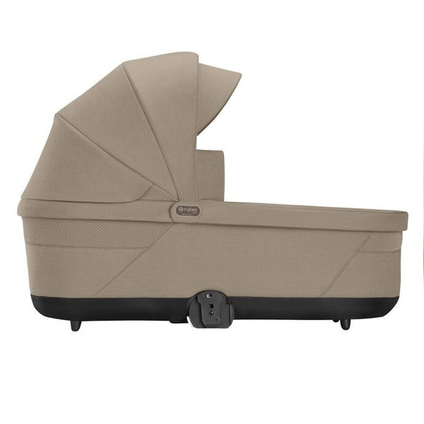 Alcofa CYBEX S LUX compatível com os carrinhos Balios S Lux e Talos S Lux, com colchão em espuma macia, capota solar XXL UPF 50+, ventilação integrada e pega de transporte para bebés desde o nascimento até aos 9 kg. Almond Beige