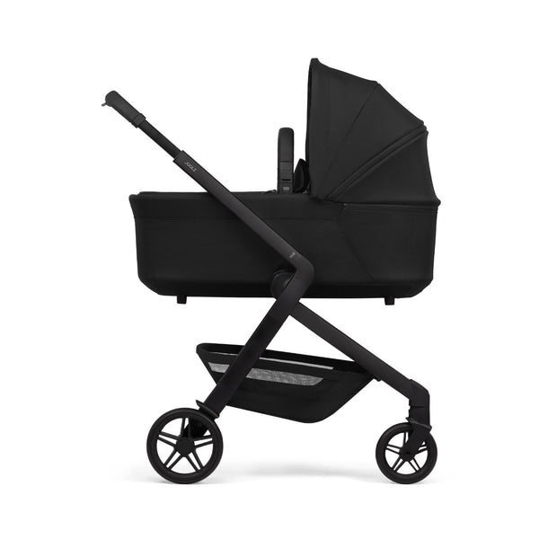 Alcofa JOOLZ HUB 2 compatível com o carrinho Joolz Hub 2, com colchão respirável de 77 cm, sistema de ventilação integrado e capota solar extensível para bebés desde o nascimento até aos 9 kg. Black