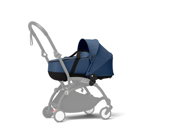 Alcofa STOKKE YOYO³ ultra leve e compacta, com colchão respirável, capota ventilada, cobre-pés, tecido impermeável com proteção UPF 50+ e compatível com o carrinho STOKKE YOYO³ para bebés desde o nascimento até aos 9 kg. Navy Blue