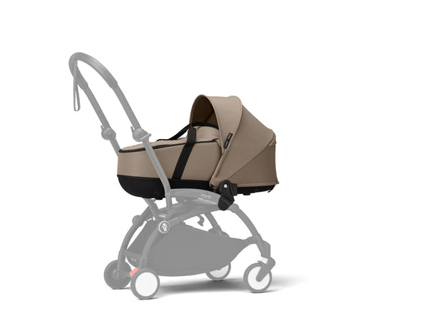 Alcofa STOKKE YOYO³ ultra leve e compacta, com colchão respirável, capota ventilada, cobre-pés, tecido impermeável com proteção UPF 50+ e compatível com o carrinho STOKKE YOYO³ para bebés desde o nascimento até aos 9 kg. Taupe