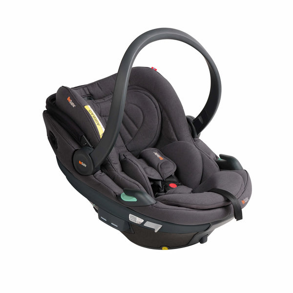 Cadeira auto MAXI-COSI Coral Slide Pro i-Size ultraleve com apenas 2,5 kg, posição totalmente reclinada, três níveis de reclinação, capota extragrande, tecidos ECO Care e compatível com a Base FamilyFix Slide Pro para bebés dos 0 aos 13 kg. Dark Grey Melange
