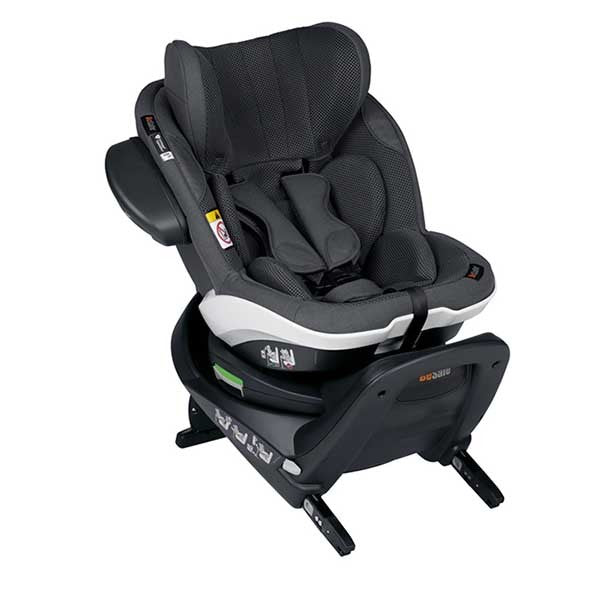 Cadeira auto BeSafe iZi Turn M i-Size com rotação de 360°, sistema de segurança digital integrado, base ISOFIX, almofadas Two-Fit Cushion™ e utilização dos 61 aos 105 cm, permitindo viajar em contra ou a favor da marcha. Anthracite Mesh