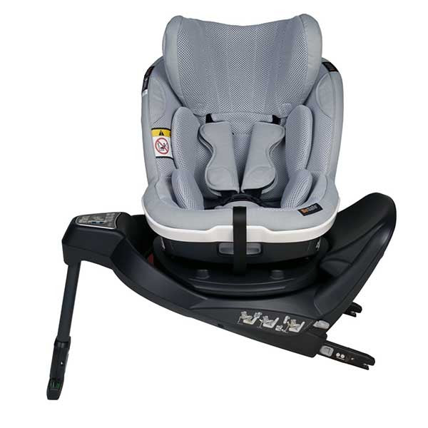 Cadeira auto BeSafe iZi Turn M i-Size com rotação de 360°, sistema de segurança digital integrado, base ISOFIX, almofadas Two-Fit Cushion™ e utilização dos 61 aos 105 cm, permitindo viajar em contra ou a favor da marcha. Peak Mesh