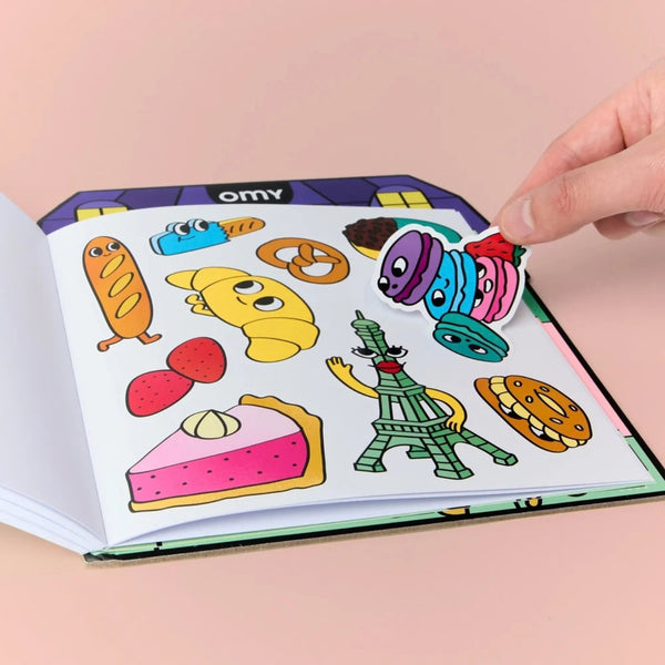 Boutique para Colorir OMY com 34 páginas, capa holográfica e autocolantes
Paris Baguette