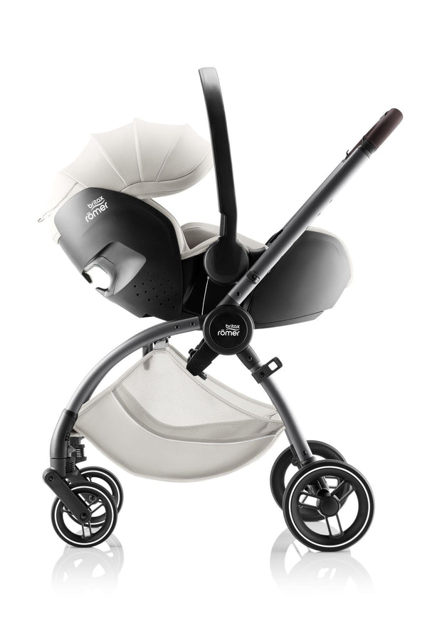 Cadeira auto Britax Römer Baby-Safe Pro i-Size com tecnologia Ergo Recline, redutor para recém-nascidos, arnês de 3 pontos, compatível com VARIO BASE 5Z e utilização desde o nascimento até aos 87 cm. Soft Taupe