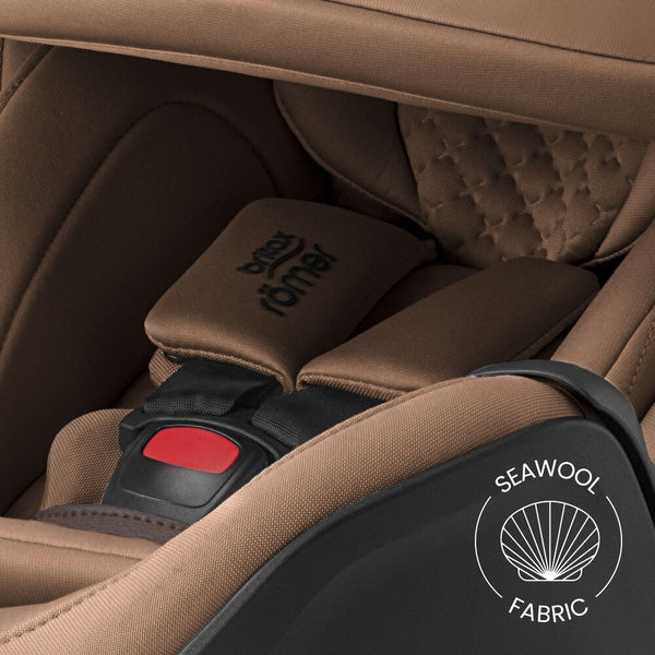 Cadeira auto Britax Römer Baby-Safe Pro i-Size com tecnologia Ergo Recline, redutor para recém-nascidos, arnês de 3 pontos, compatível com VARIO BASE 5Z e utilização desde o nascimento até aos 87 cm. Warm Caramel