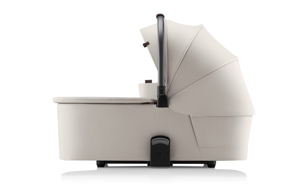 BRITAX RÖMER RIO LUX TRIO + BASE com carrinho Rio Lux, alcofa Rio, cadeira auto Baby-Safe Pro com tecnologia Ergo Recline e base ISOFIX Vario 5Z com rotação de 180°. Sistema de viagem completo desde o nascimento. Soft Taupe