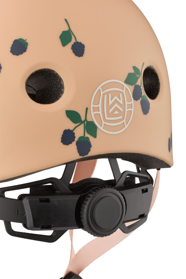 Capacete infantil S Liewood para perímetro de cabeça de 48 a 52 cm, em policarbonato durável, com interior macio e ajuste regulável.
Berry Pale Tuscany
