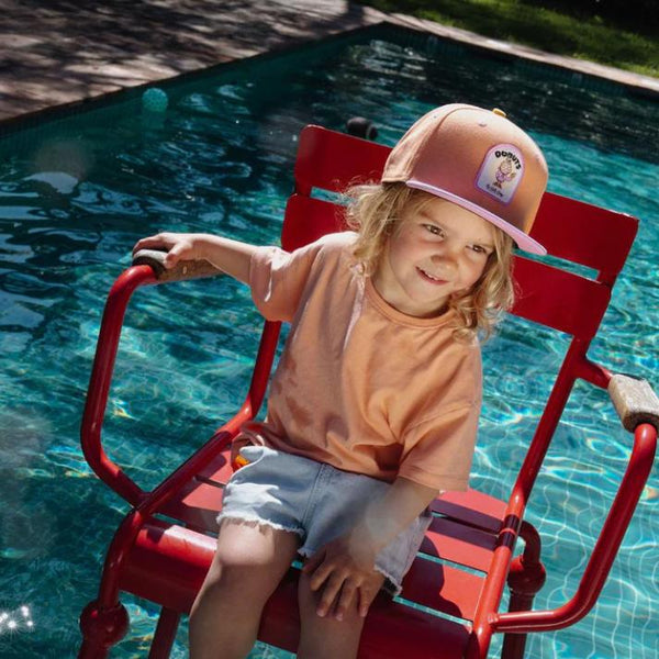 BONÉ LISO COM MASCOTE HELLO HOSSY