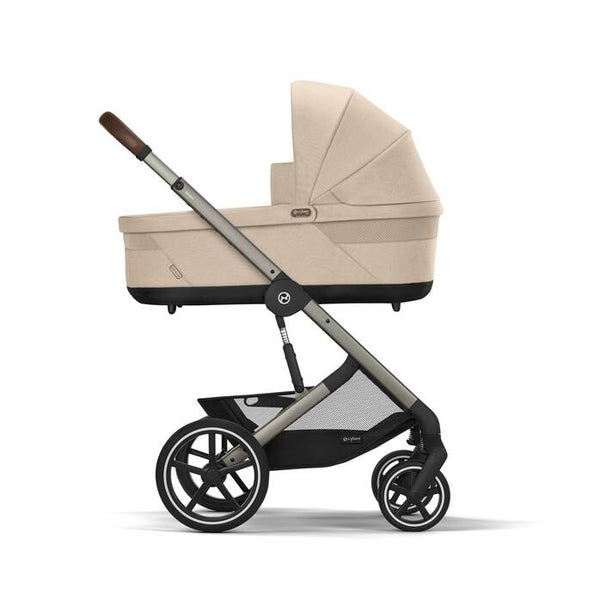 CYBEX BALIOS S LUX TAUPE, carrinho de bebé premium com suspensão avançada, rodas antifuros, reclinação totalmente horizontal, arnês One-Pull e compatibilidade com cadeiras auto CYBEX, Maxi-Cosi e BeSafe desde o nascimento até aos 22 kg. Almond Beige