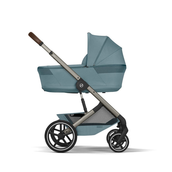 CYBEX Balios S Lux Duo com Alcofa Dobrável, carrinho de bebé com Travel System, fecho compacto, suspensão avançada, assento reversível e alcofa dobrável desde o nascimento até aos 4 anos. Stormy Blue