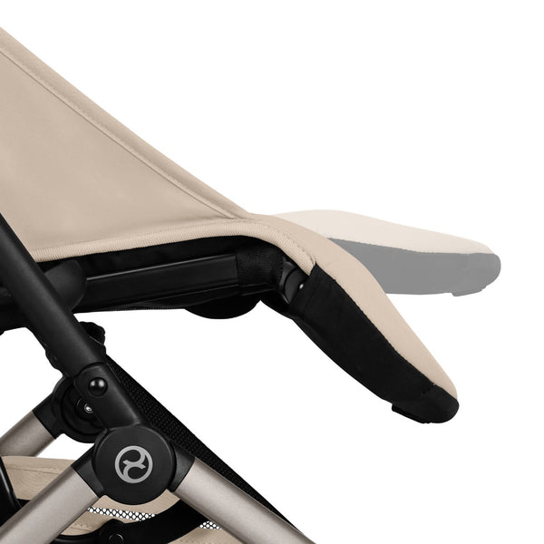 Carrinho de bebé CYBEX Orfeo ultracompacto com reclinação horizontal, arnês One-Pull, compatível com bagagem de mão e Travel System desde o nascimento até aos 22 kg Almond Beige