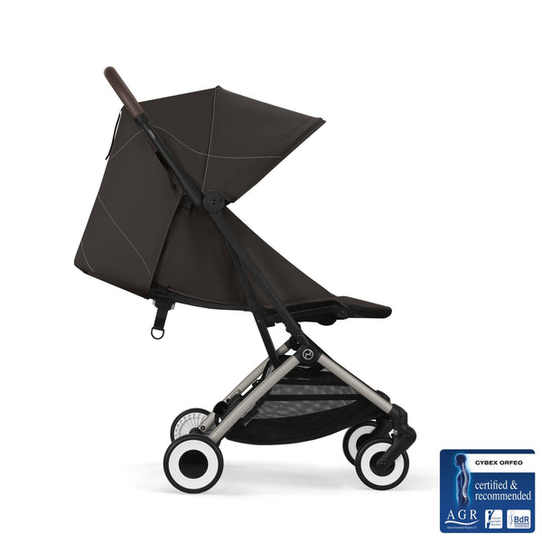 CARRINHO COMPACTO CYBEX ORFEO, carrinho ultraleve de 6,3 kg, compatível com bagagem de mão, reclinação totalmente horizontal, arnês One-Pull, capota XL UPF 50+, Travel System e compatibilidade com cadeiras auto CYBEX, Maxi-Cosi e BeSafe desde o nascimento até aos 22 kg. Chocolate Brown