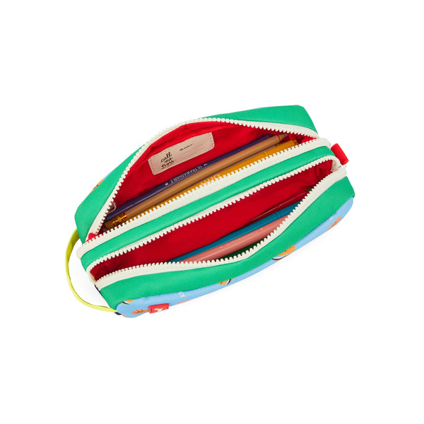 Estojo Duplo Hello Hossy em poliéster reciclado, com dois compartimentos independentes, tecido impermeável, fechos resistentes e capacidade de 1,4 litros para material escolar. Bball Crew