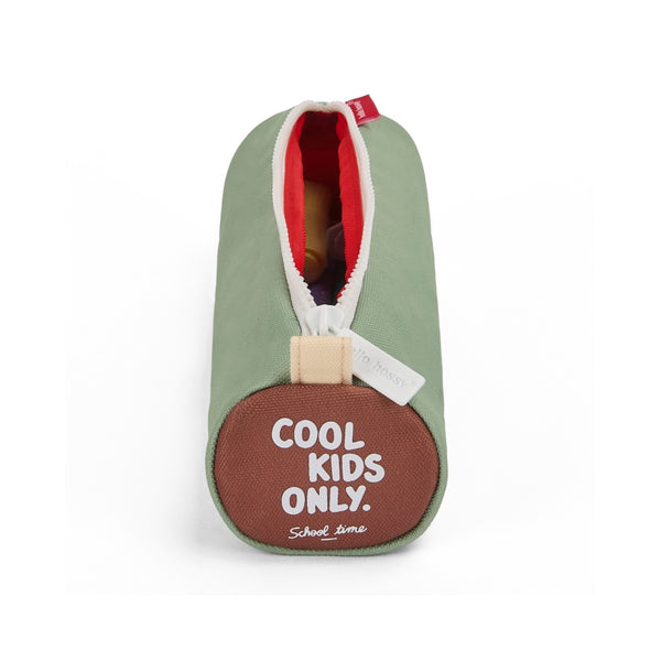 Estojo Individual Hello Hossy em poliéster reciclado, impermeável, com compartimento único espaçoso, fecho resistente e design moderno para material escolar cor mini pistache