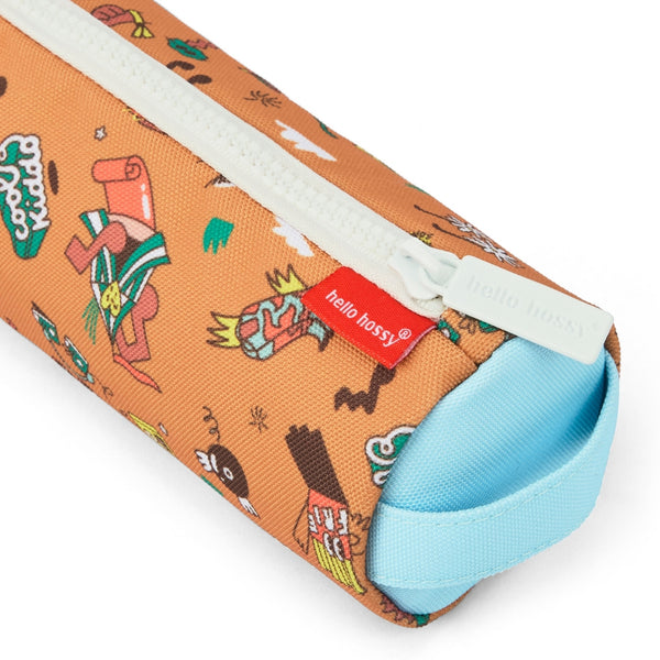 Estojo Individual Hello Hossy em poliéster reciclado, impermeável, com compartimento único espaçoso, fecho resistente e design moderno para material escolar cor music festival