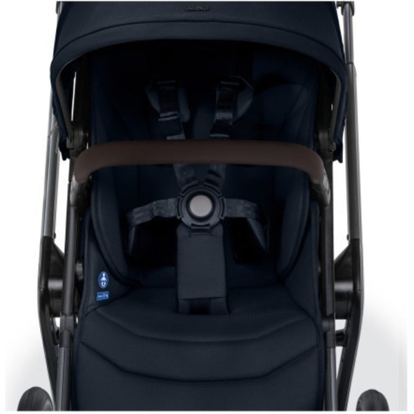 JOOLZ DAY 5, carrinho de bebé premium com alcofa, assento ergonómico reversível, colchão Tencel™ Lyocell, suspensão nas quatro rodas, rodas antifuros e compatibilidade com cadeiras auto BeSafe, Maxi-Cosi, CYBEX e BRITAX RÖMER. Navy Blue