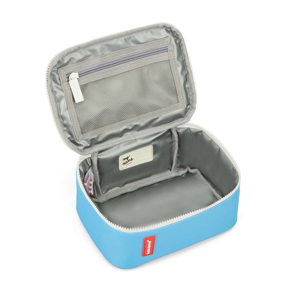 Lancheira Grande Hello Hossy com interior isotérmico, tecido impermeável, bolso interior e exterior, pega de transporte e capacidade de 3 litros em poliéster reciclado. Mini Sky Pop