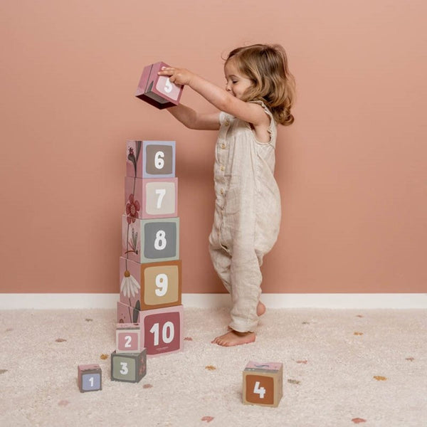CARD STACKING CUBES