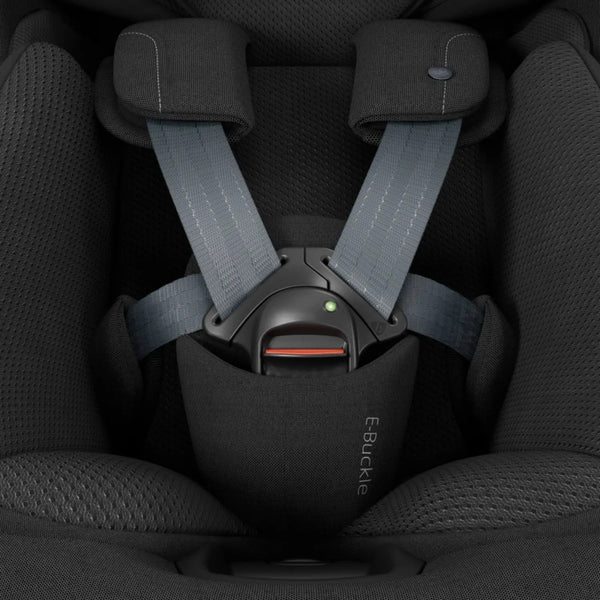 Cadeira auto Maxi-Cosi Mica Slide Pro i-Size dos 40 aos 105 cm com SlideTech, rotação 360°, ISOFIX e proteção G-CELL.
Authentic Black