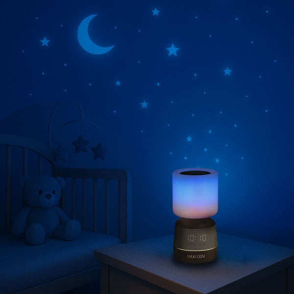 Maxi-Cosi Soothe Pro projetor de céu estrelado para bebé com luz noturna ajustável, despertador digital, Bluetooth e controlo através da aplicação Connected Home.