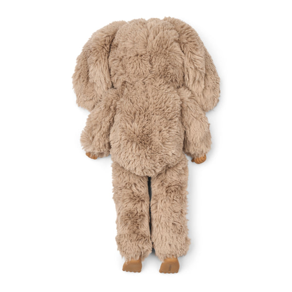 Boneco Misa Ryo 41 cm com corpo macio em poliéster reciclado GRS e rosto, mãos e pés em silicone, ideal para abraçar e brincar.