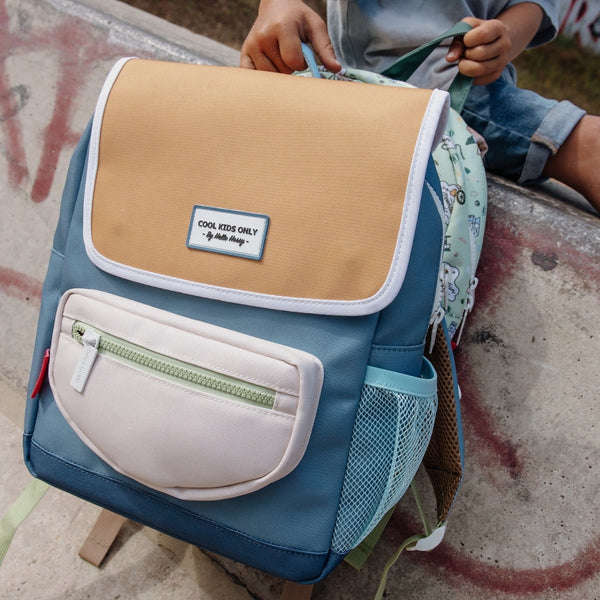 Mochila Grande Quadrada Hello Hossy em poliéster reciclado, impermeável, com interior acolchoado, formato para dossiers A4, bolso para garrafa de água e capacidade de 15 L para crianças a partir dos 6 anos cor mini sam